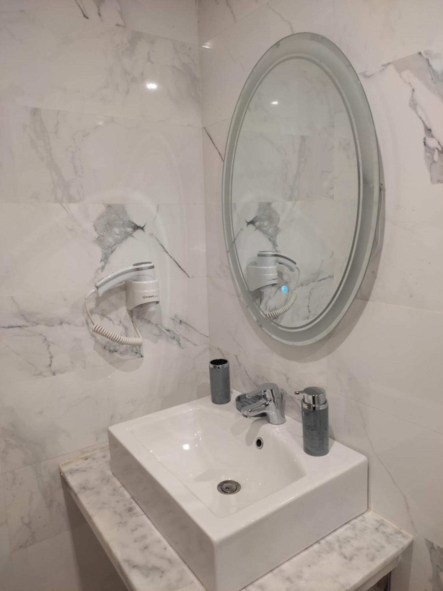 Appartamento Dlx02 Oujda Esterno foto